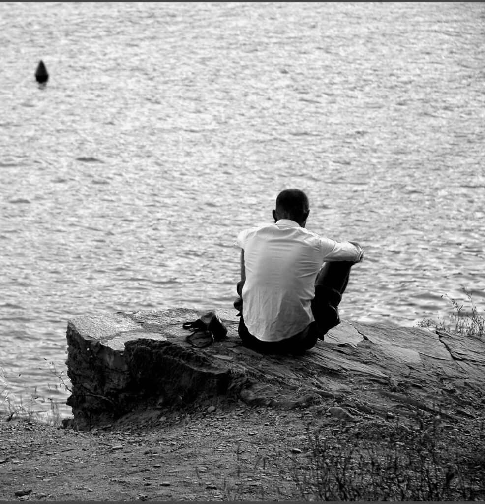 alexandra soroko alone cadakes 2 street b&w photography