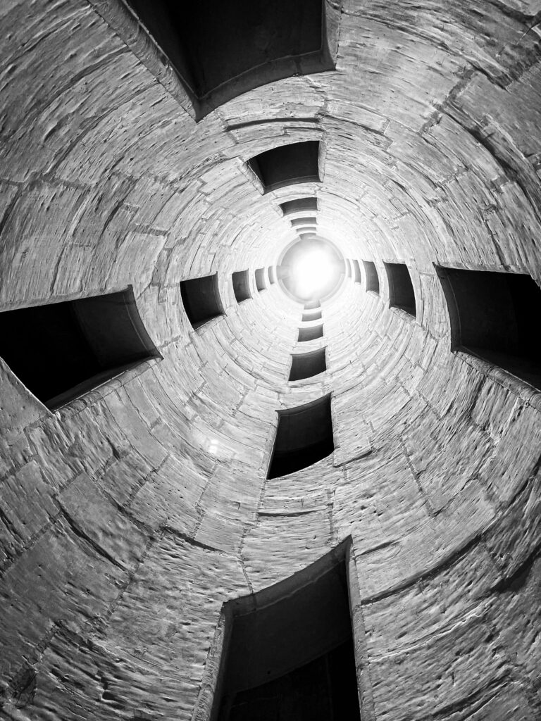 alexandra soroko da vinci stairs details photography