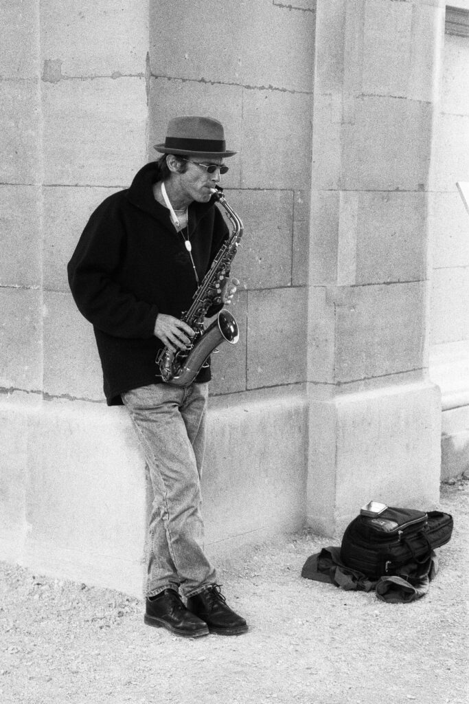 alexandra soroko paris musician street b&w photography