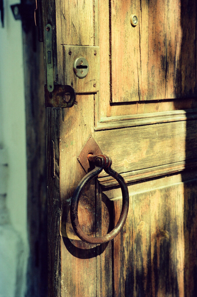alexandra soroko wooden storyteller details photography